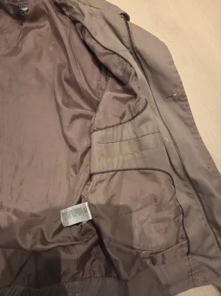 Chaqueta gabardina gris