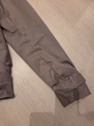 Chaqueta gabardina gris