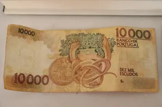 Billete 10000 Escudos Portugal 1989 Egar Moniz