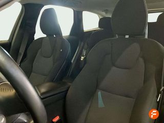 Volvo XC60 2.0 B4 D Momentum Auto
