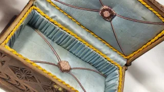 Cofre joyero antiguo siglo XIX tallado