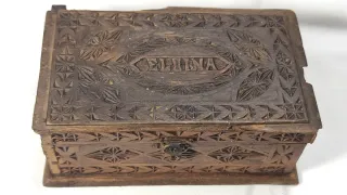 Cofre joyero antiguo siglo XIX tallado