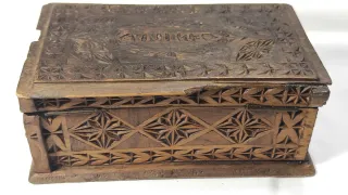 Cofre joyero antiguo siglo XIX tallado