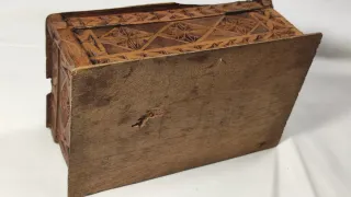 Cofre joyero antiguo siglo XIX tallado