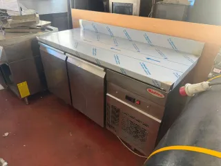 Bajo mostrador Infrico 2 puertas