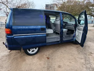 Mitsubishi Space Gear 1999