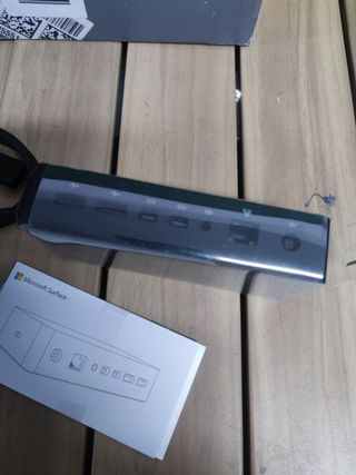 Microsoft - Base dock para Surface