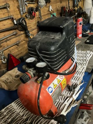 Compresor de aire pequeño casi nuevo