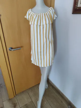 Vestido blanco y amarillo a rayas