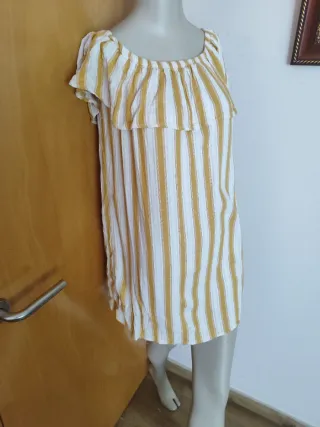 Vestido blanco y amarillo a rayas