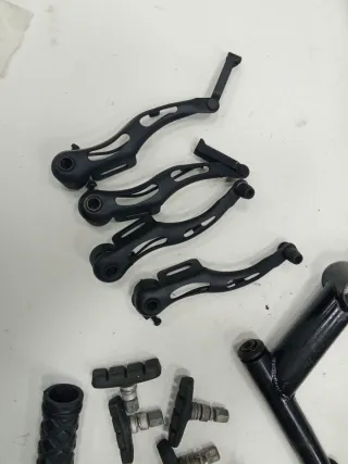 Lote piezas bicicleta: frenos, manillar, puños