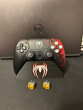 Mando PS5 Spider-Man con joystick magnéticos