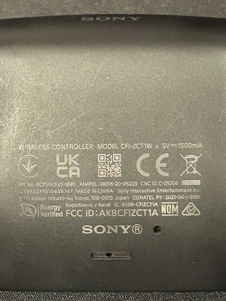 Mando PS5 Spider-Man con joystick magnéticos