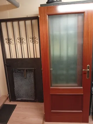 Puertas madera y hierro