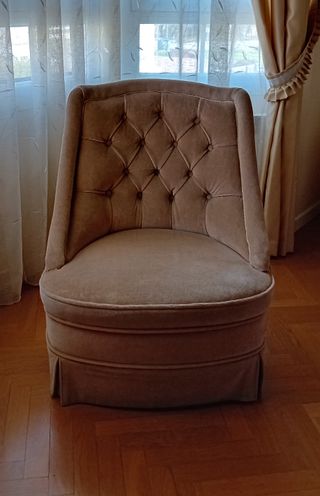 Butaca descalzadora terciopelo beige