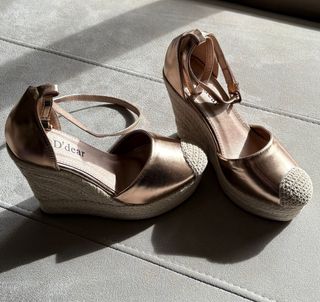 Tacones D'dear dorados talla 35