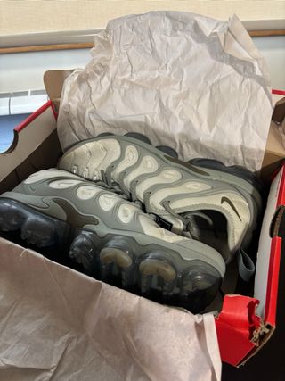 Nike Air Vapormax Plus Gris