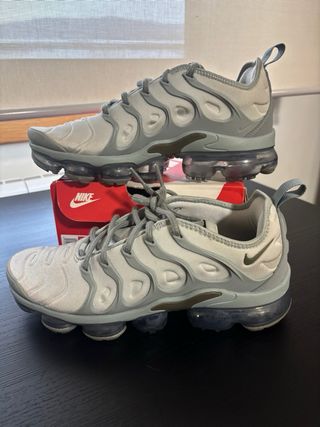 Nike Air Vapormax Plus Gris