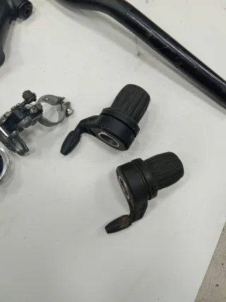 Lote componentes bicicleta: cambios, frenos