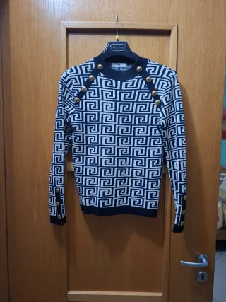 Maglia donna con bottoni dorati