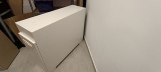 Arcón zapatero blanco bajo escritorio