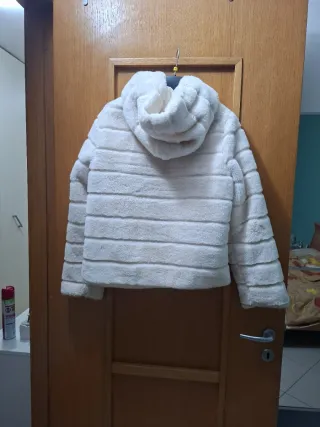 Giubino donna bianco beige in pelliccia sintetica