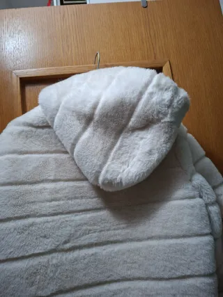 Giubino donna bianco beige in pelliccia sintetica