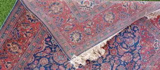 Alfombra de lana azul y roja