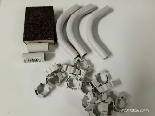 Herramientas de obra y limpiador