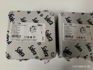 Herramientas de obra y limpiador