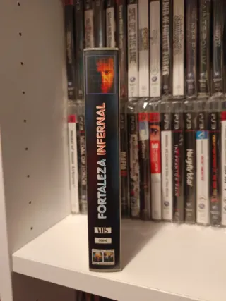 Película VHS Fortaleza Infernal