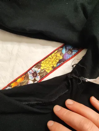 Pantaloni tuta neri pinocchetto con gamba dritta