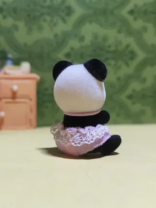Sylvanian Families Panda Bebé Clara