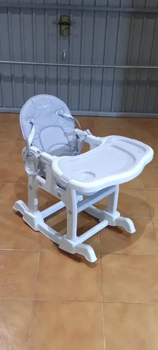 Trona para bebé gris