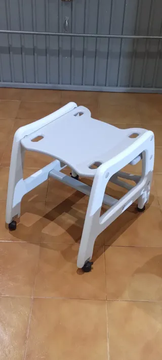 Trona para bebé gris