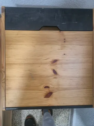 Mesita de noche Ikea madera y metal