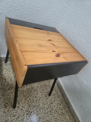 Mesita de noche Ikea madera y metal