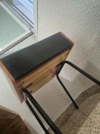 Mesita de noche Ikea madera y metal