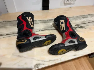 Botas Sidi Moto Negras y Rojas