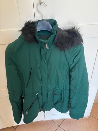 Giubbotto verde con cappuccio