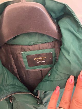 Giubbotto verde con cappuccio