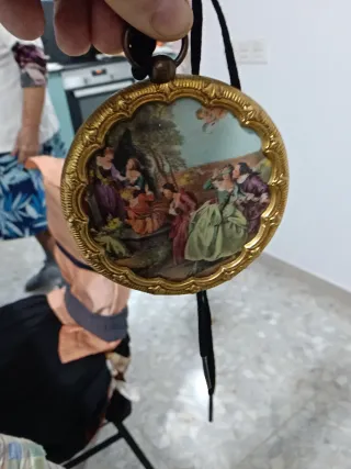 Medallón antiguo escena rococó