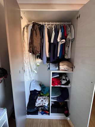 Dormitorio juvenil cajones, escritorio, armario