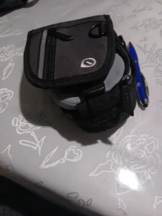 Marsupio portaoggetti nero e grigio