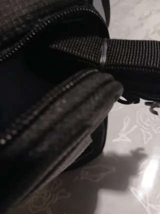 Marsupio portaoggetti nero e grigio