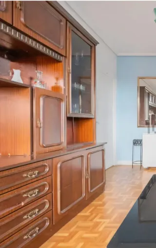 Mueble bar madera y cristal