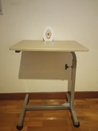 Mesilla auxiliar metálica con ruedas