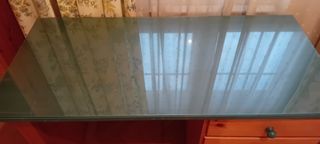 Escritorio madera con tapa de cristal