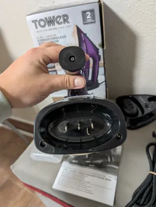 Plancha de vapor Tower 2400W con y sin cable