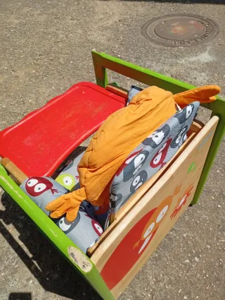 Trona de madera para bebé